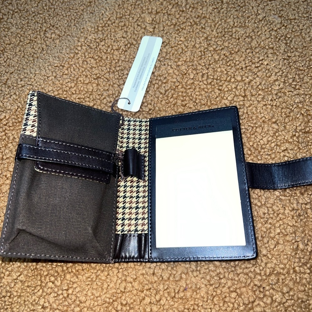 NWT Cutter & Buck Genuine Leather Phone Holder & Agenda